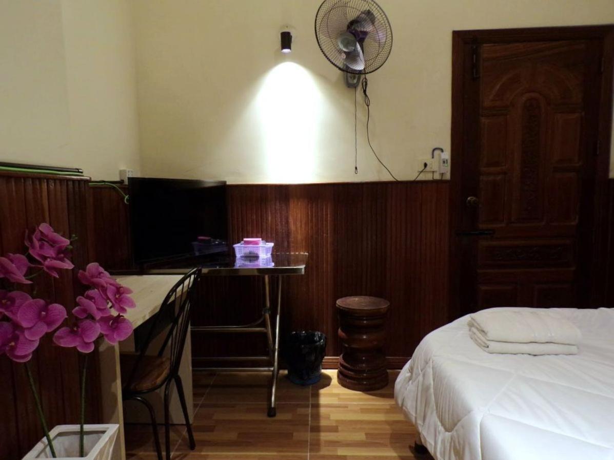 Dimocrata Daire Phnom Penh Dış mekan fotoğraf